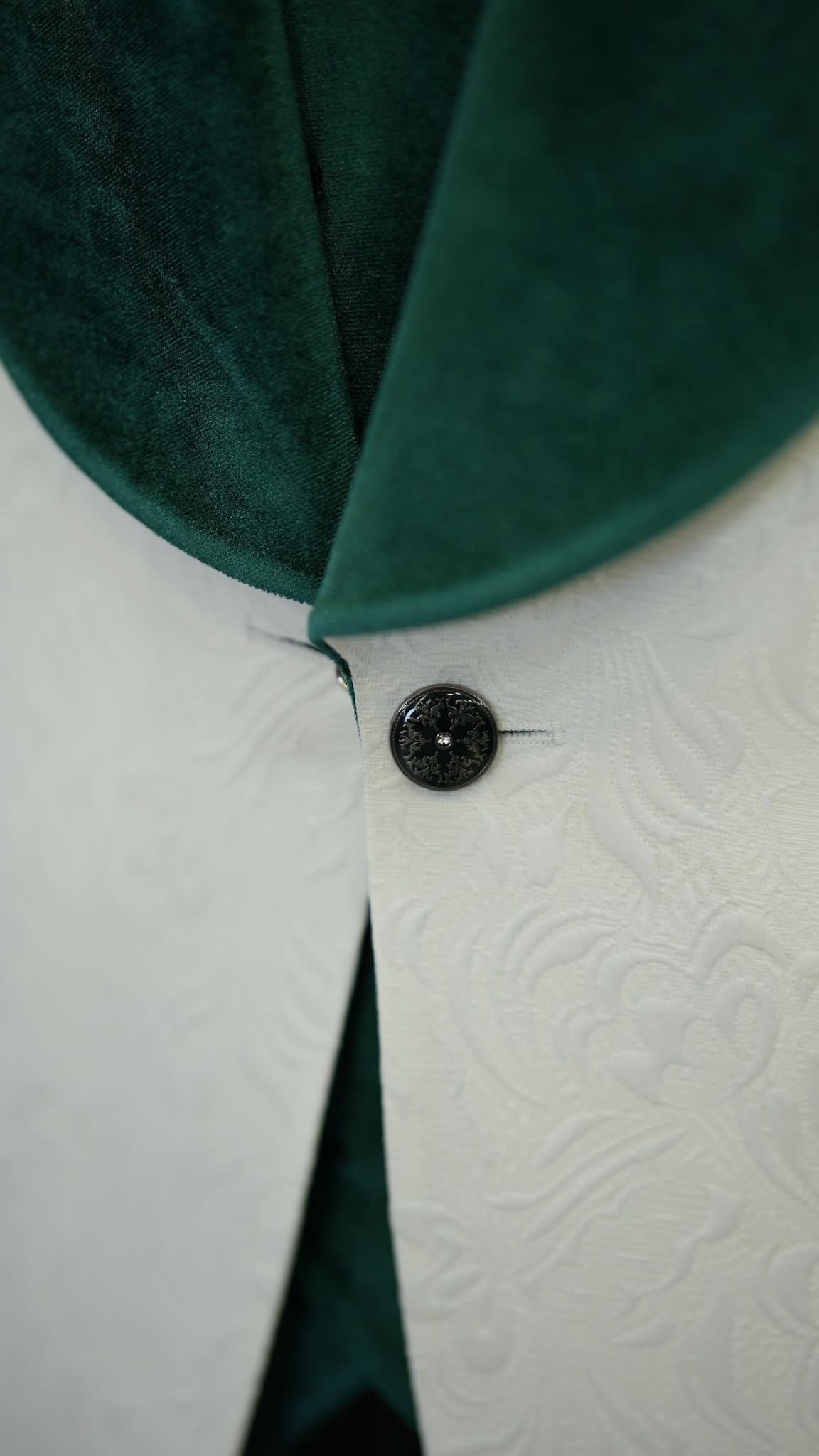 Bojoni Paruri Green Slim Fit Velvet Shawl Lapel Wool Tuxedo