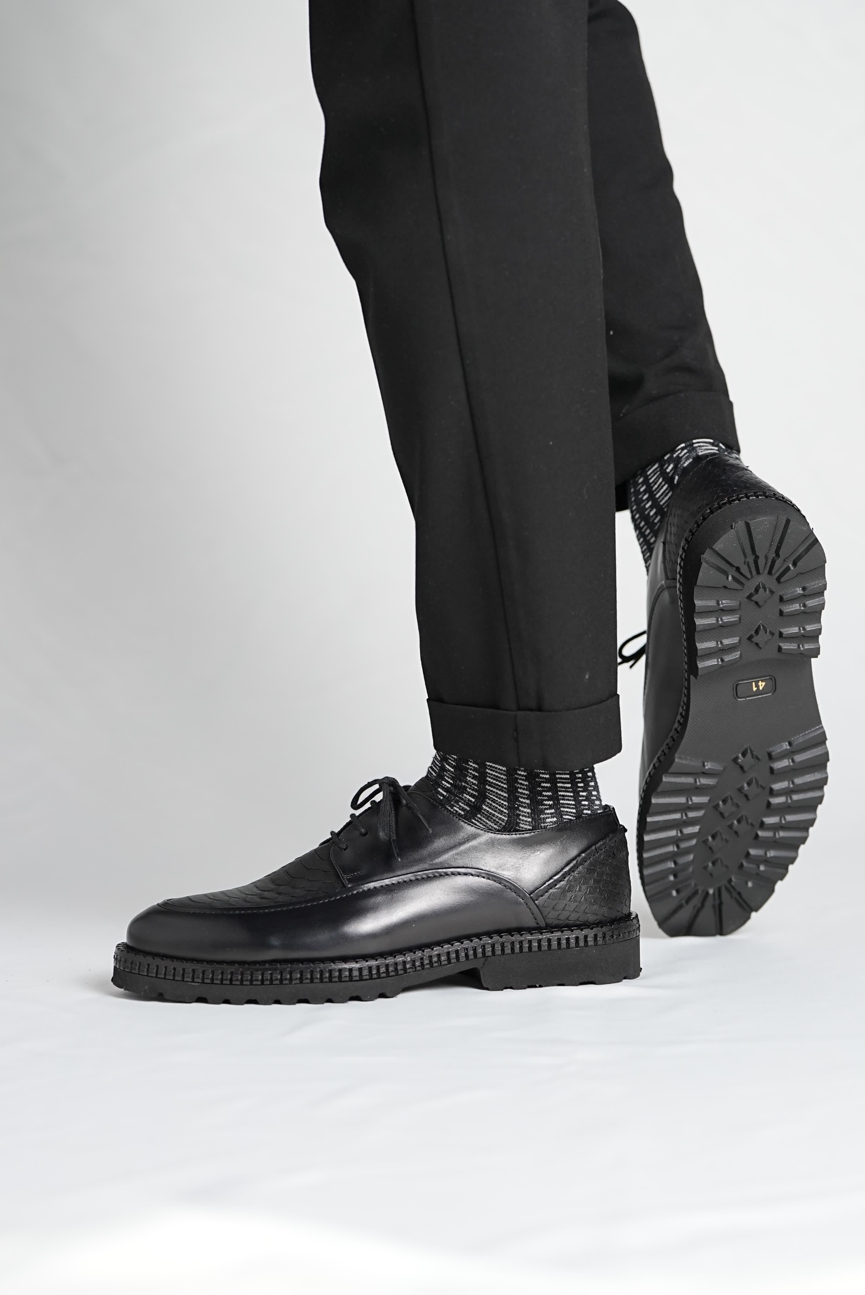 Bojoni Pineto Black Leather Croco Pattern Shoes