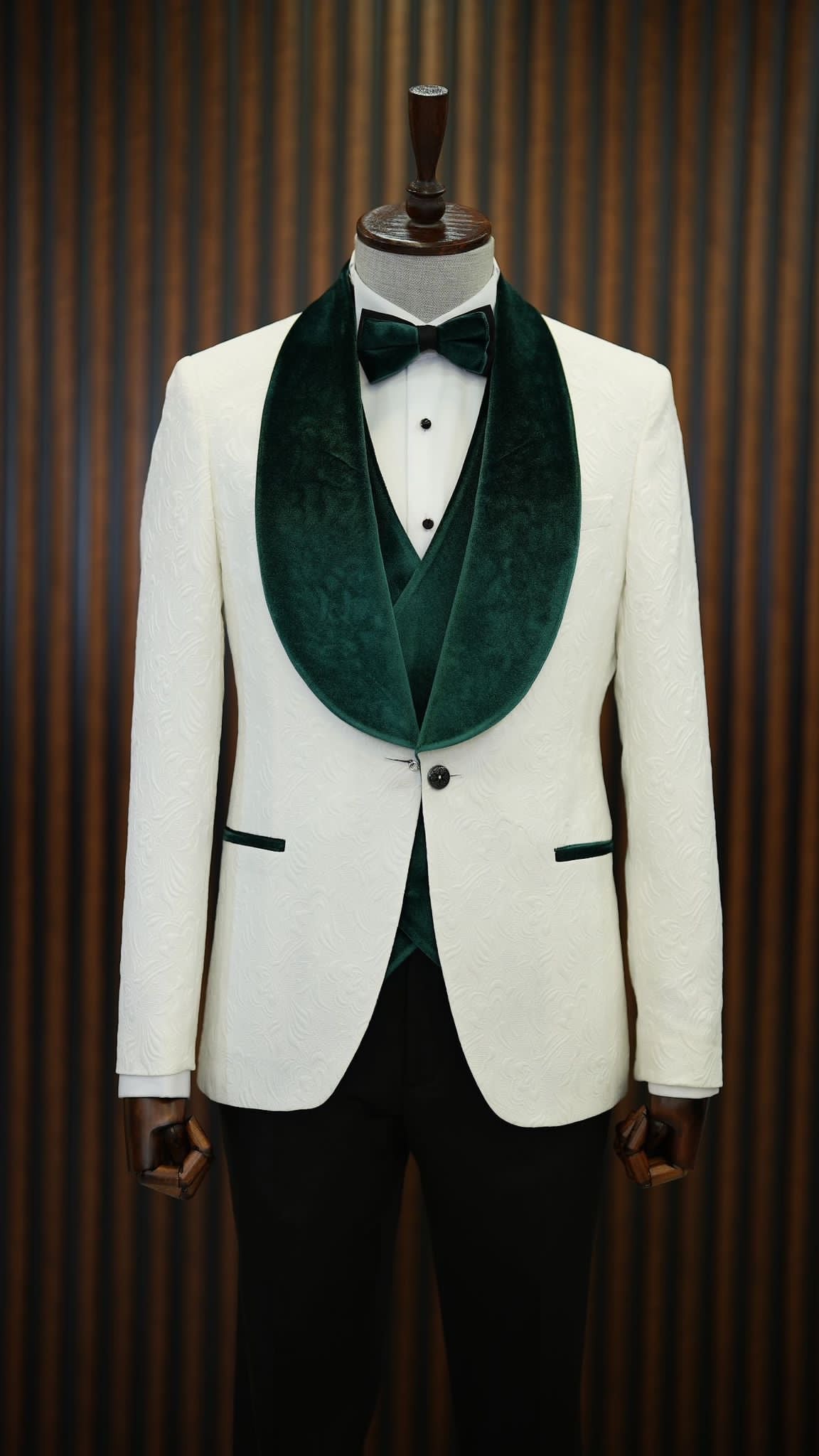 Bojoni Paruri Green Slim Fit Velvet Shawl Lapel Wool Tuxedo