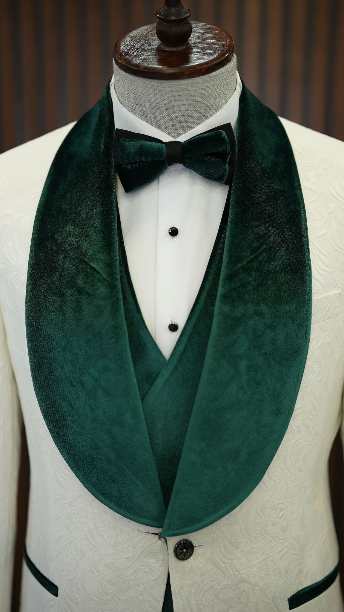 Bojoni Paruri Green Slim Fit Velvet Shawl Lapel Wool Tuxedo