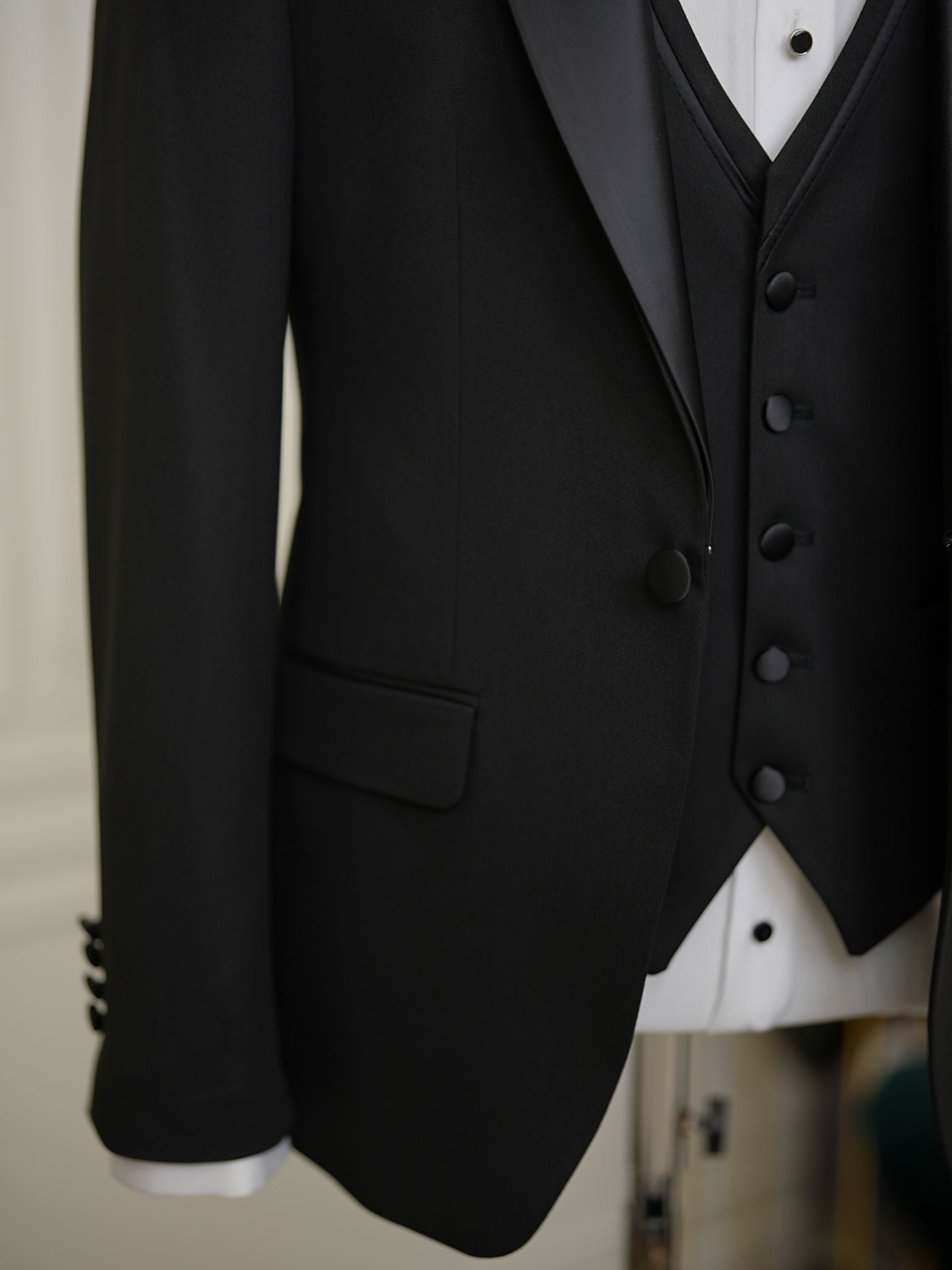 Bojoni Milford Black Slim Fit Tuxedo Suit
