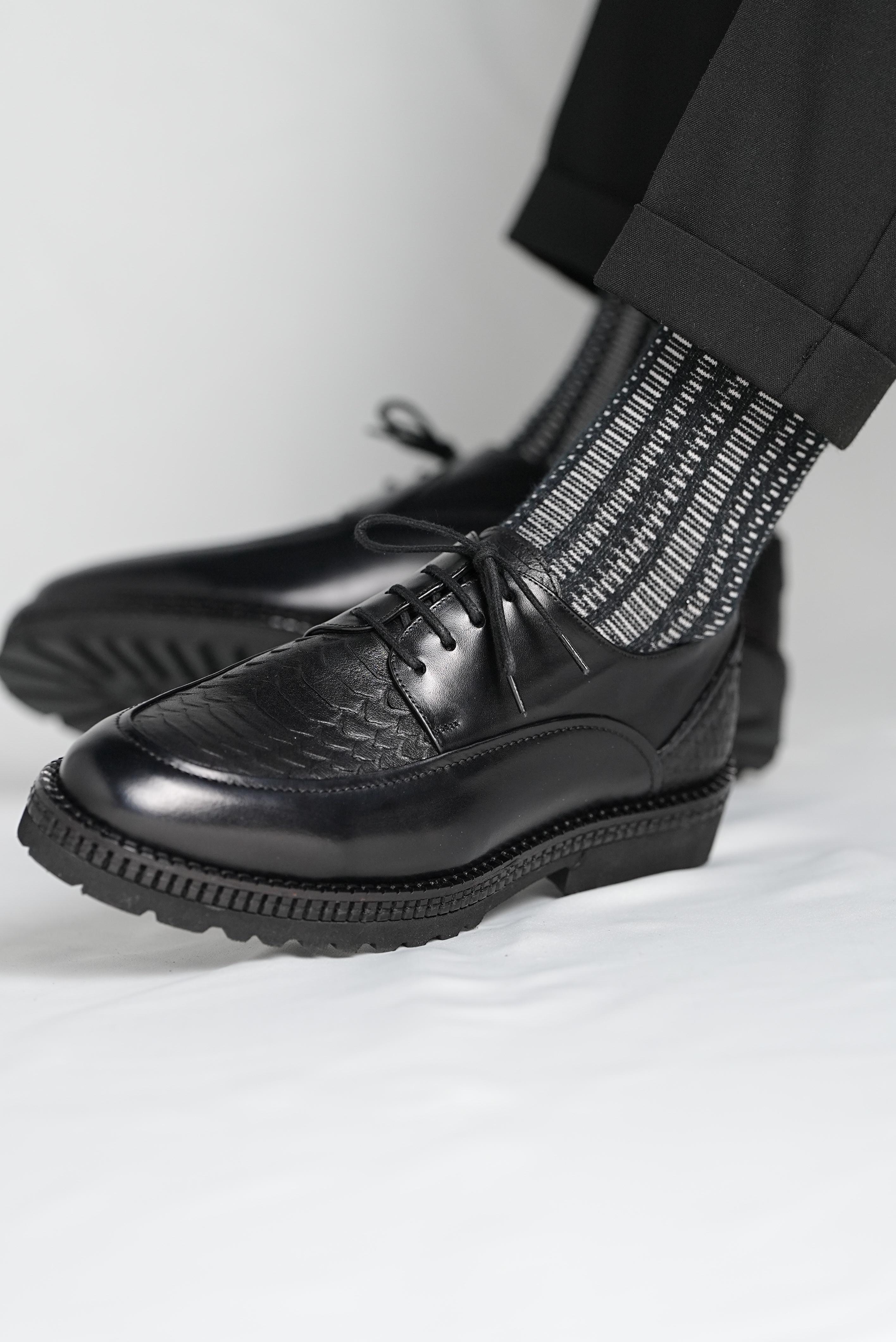 Bojoni Pineto Black Leather Croco Pattern Shoes