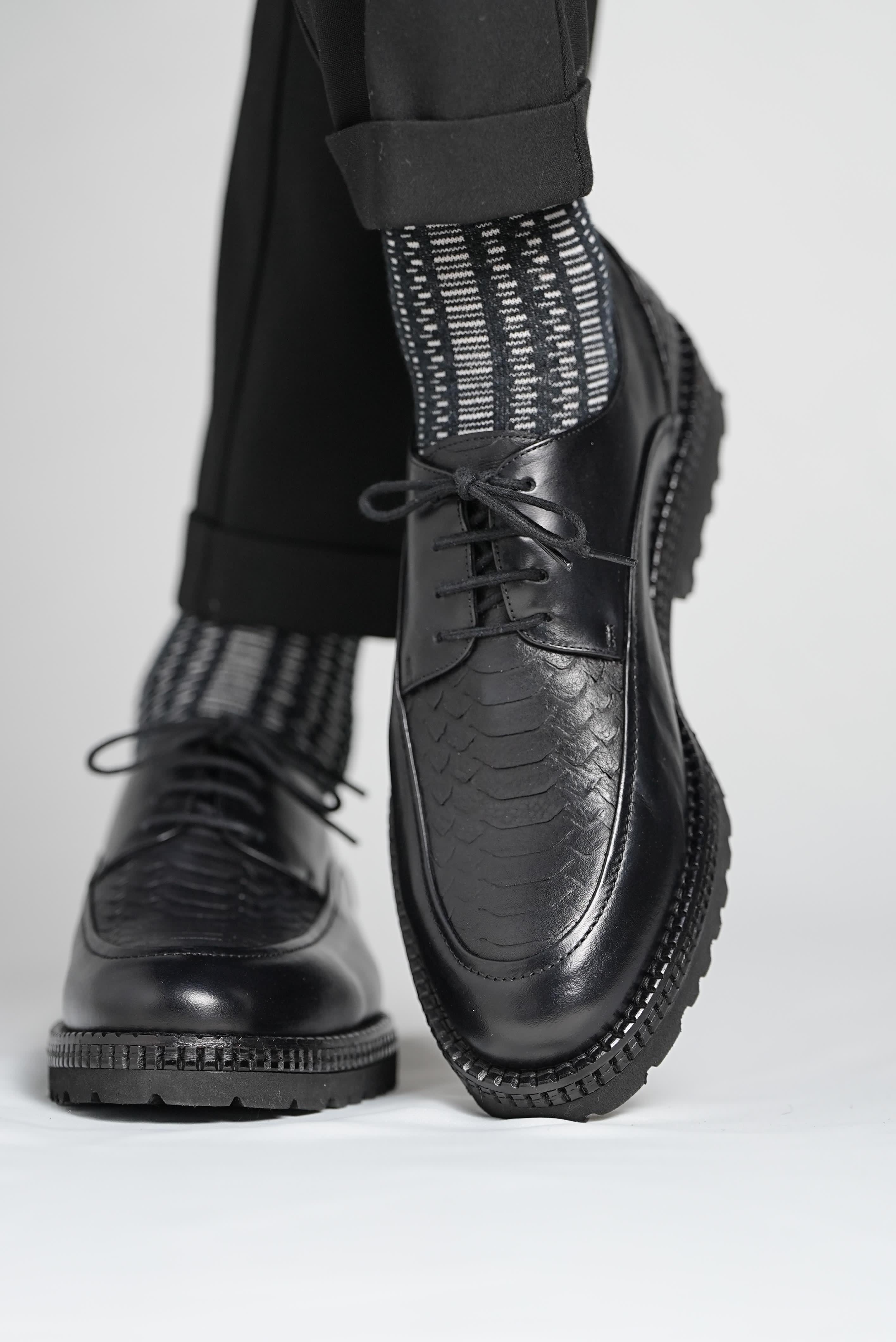 Bojoni Pineto Black Leather Croco Pattern Shoes
