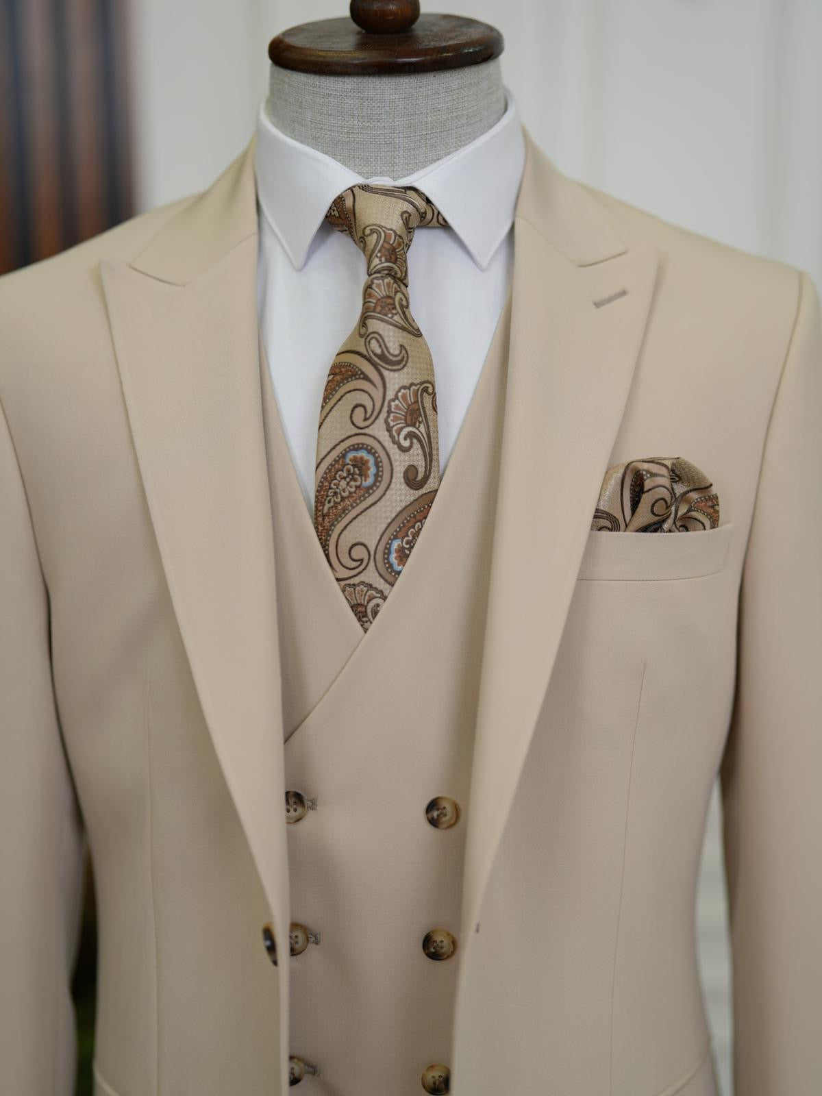 Bojoni Volterra Cream  Slim Fit Suit