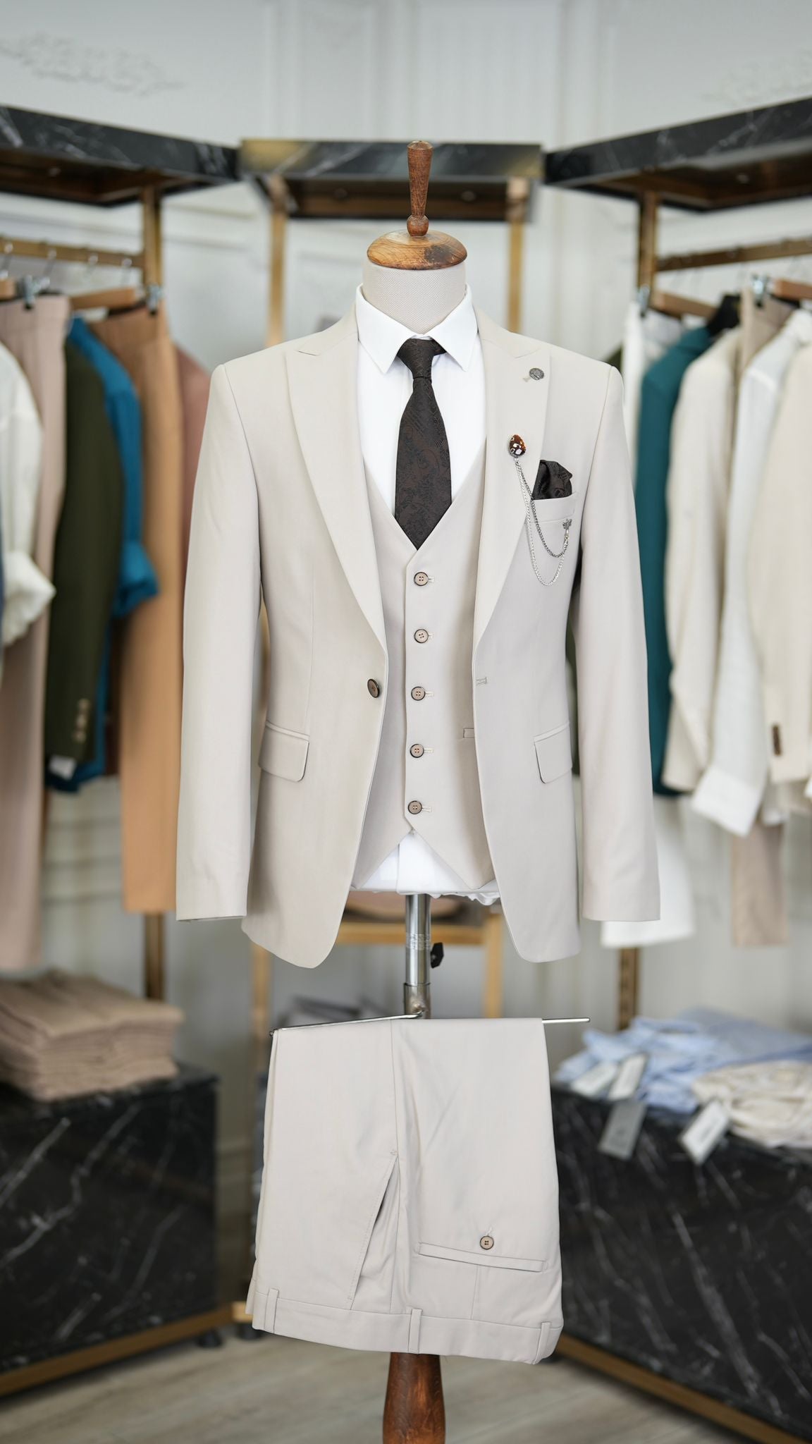 Bojoni Burnley Cream  Slim Fit Suit