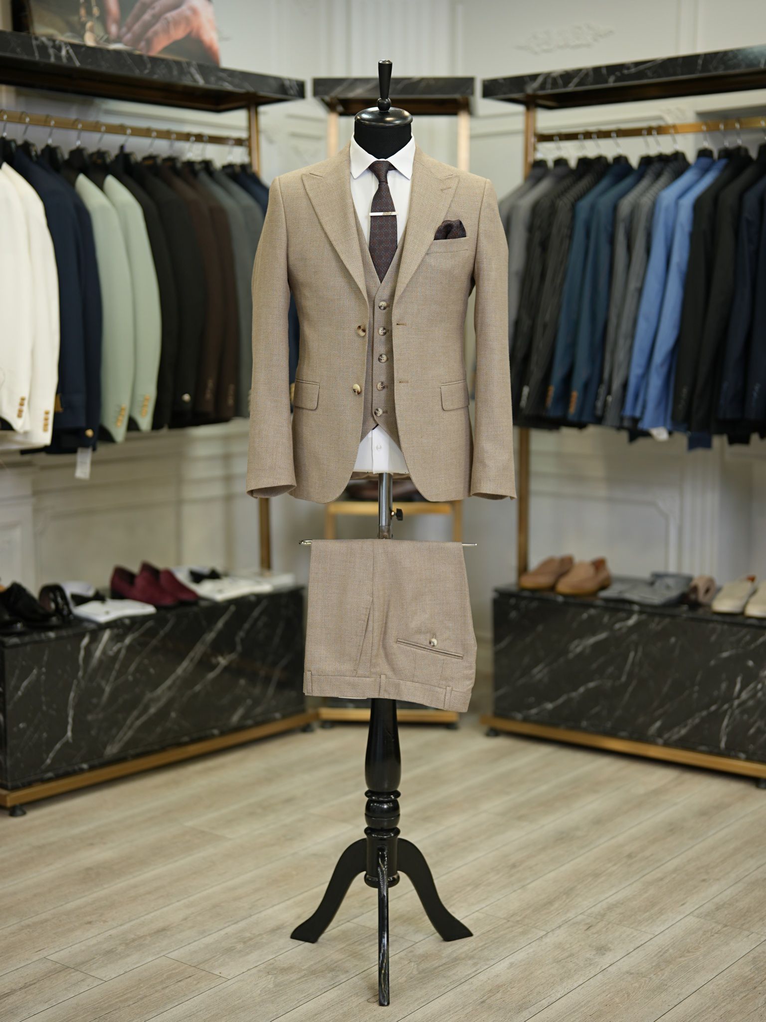 Bojoni Maison Coffee  Slim Fit Suit